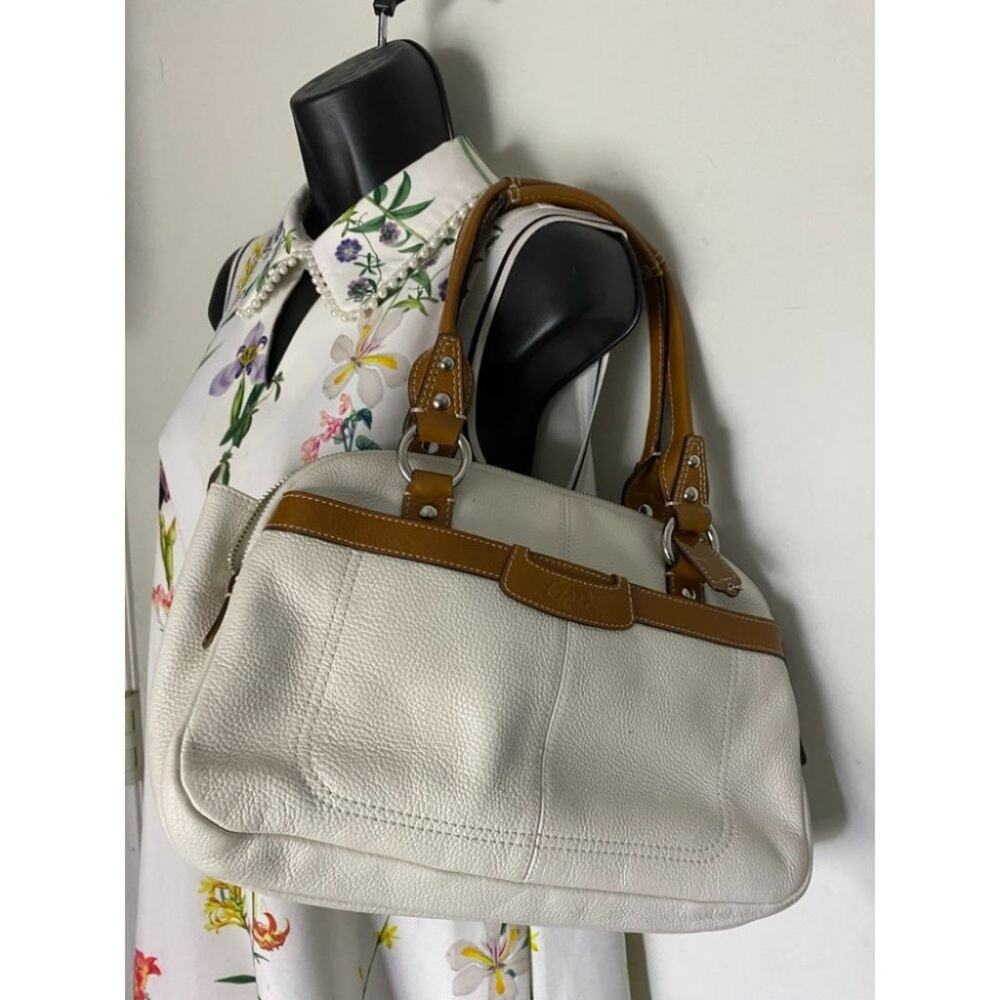 Coach Leather Medium Size White Brown Shoulder Bag - Picture 13 of 15